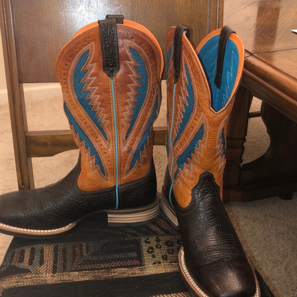 Ariat Shoes - Like New *Ariat* Cowboy Boots
